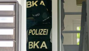 Германия предоставя на полицията правото „тайно“ да претърсва жилища