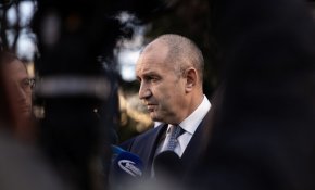 Радев удостои военнослужещи с висши офицерски звания 