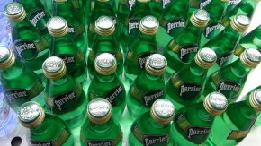   Perrier на Nestle пак с фекалии - опасен за здравето: Френската здравна агенция