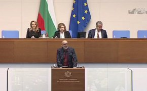 Вашата страст към записите е патологична, ако се наложи да прочетете отново Под игото, може би ще накарате някой да ви го запише: Любен Дилов към Радостин Василев