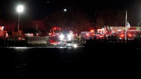 Американски военен хеликоптер се сблъсква с пътнически самолет във Вашингтон, 18 открити тела