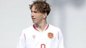 Български национал подписа договор в Канада 