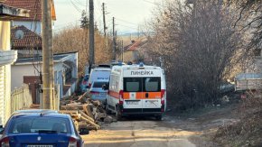 Разследват убийство на две деца във Вакарел, задържана е майката