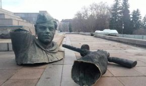 От ПП-ДБ предлагат пълно премахване на символите на комунистическия режим 