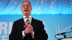 Фарадж изпревари соца и е първа сила в UK