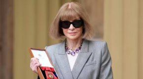 Анна Уинтур с огърлица за £55K, принадлежала на кралското семейство