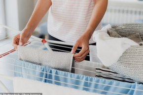  Учен разкри правилния начин за окачване на прането и защо НИКОГА не трябва да го правите на закрито