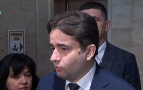 Предлагаме чиновниците сами да плащат осигуровките си: Божидар Божанов, ППДБ