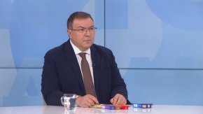 Безникотиновите вейпове също увреждат белите дробове: Костадин Ангелов