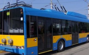 С предупреждение за уволнение приключи проверката по случая с двете момичета, "отвлечени" от шофьор на тролейбус