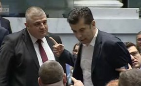 Много е дрогиран - заплаши, че ще пребие Байрам: Пеевски за Петков