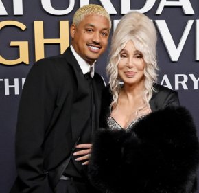 Шер и нейният Александър: Фото и видео на ден