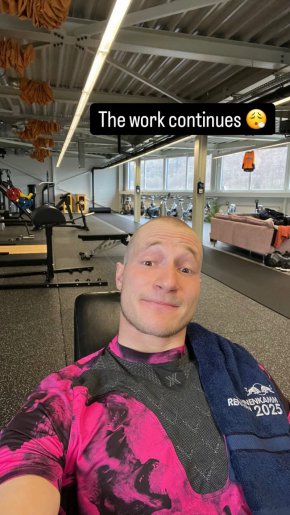    Скиор №1 в света се острига