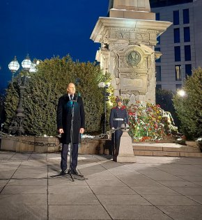 Ние сме разделен народ във време разделно. И това е опасно: Радев 