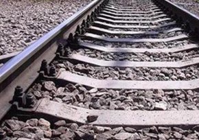 Локомотив удари пътнически влак на гарата в Карнобат 