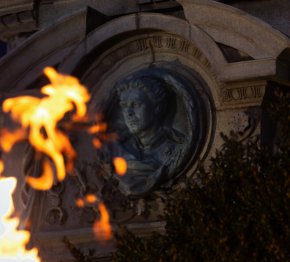 Само ППДБ не поднесе цветя на Левски, а кметът им се скри, макар и домакин на церемонията в памет на Апостола