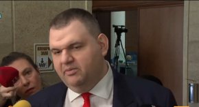 От коя планета слезе този път Петков: Пеевски за обвиненията на ППДБ