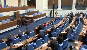 Парламентът прие декларация за неучастие на български военни в Украйна 
