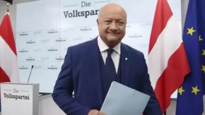 Австрия ще има трипартийно коалиционно правителство