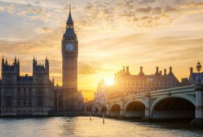 Броят на американците, кандидатстващи за британско гражданство, е достигнал рекордно ниво миналата година.