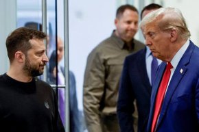 Президентът на САЩ Доналд Тръмп не отмени решението си за спиране на военната помощ за Киев след думите на Владимир Зеленский за готовността му да преговаря, пише The New York Times.