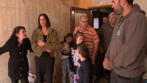 С помощта на „Бригада Нов дом“ и на много доброволци, ремонтът започва с пълна сила, а цялостното преобразяване на жилището на семейството е въпрос само на 5 дни. В деня за изненади Мария организира специално парти за трите деца, които споделят, че никога не са празнували рождения си ден с детско парти.  