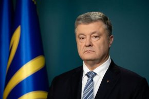 Порошенко напомни, че украинската опозиция многократно е предлагала да се координират подобни срещи с правителството и да се покани посланикът на САЩ да присъства.