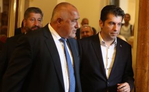 Бившият министър на здравеопазването Костадин Ангелов изнесе шокираща информация за корупция по време на дебатите за бюджета. 