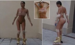 Съпругата на Кание Уест се съблече до прозрачно бельо, за да кара ролери