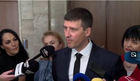 Хубава сграда, много приятни журналисти и журналистки и оператори: Ивелин Михайлов