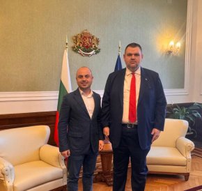 Доганов депутат избяга при Пеевски