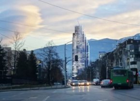   Бонев бесен на кмета заради небостъргач