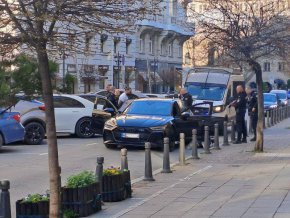 Двама арестувани на ул. Съборна в София след зрелищна акция