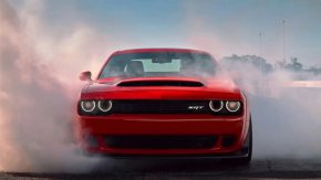   Stellantis възобновява производството на Hemi V8 двигатели