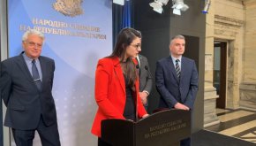 ПП-ДБ отовори на Пеевски: Кирил Петков няма личен европрокурор 