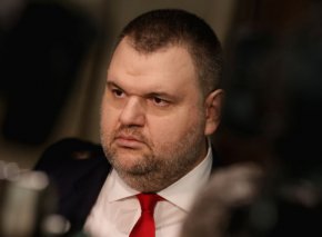 Пълна подкрепа за справедливия протест на медиците: Пеевски