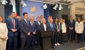 Ние в този нелеп цирк, който се разиграва в пленарна зала няма да участваме: ППДБ за вота на недоверие