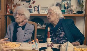 2 сестри - столетници заживяха заедно в София (Видео)