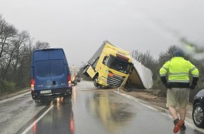 Пътят на Копринката е постлал до 2028 г. поддръжка на отсечката - убиец на Сияна      