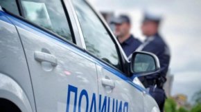 Откриха тяло на мъж в мазе, задържани са момче и момиче 
