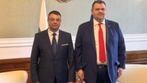 Кметът на Силистра отиде при Пеевски 