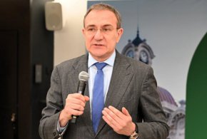 Българите да разберат, че е задължително да имат трудови договори, ако искат да бъдат защитени: Гуцанов