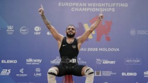 Ангел Русев изпуснал самолета за България 