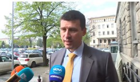В еврозоната не бива да влезе една "убита" държава: Ивелин Михайлов
