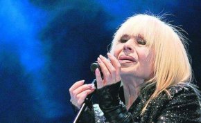 Не може бабичка да пее на сцената: Лили Иванова'81