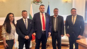 Пеевски прие още трима кметове в „стратегията за ново начало на регионите”