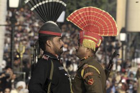Индийско-пакистанският конфликт се задълбочава след нападение в Кашмир