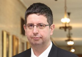 На финала сме с подготовката за преминаване на картовите разплащания от лева в евро: Петър Чобанов