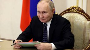 Русия е сама срещу Запада: Путин