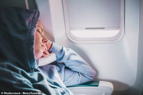 Стюард разкри защо в самолетите винаги е студено